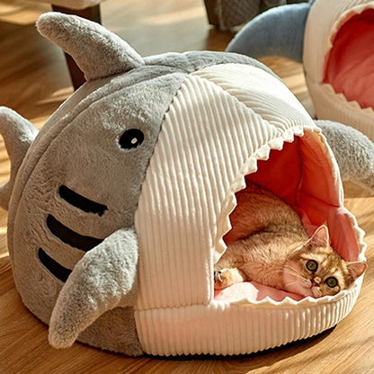 Panier pour chat sharkychat requin gris