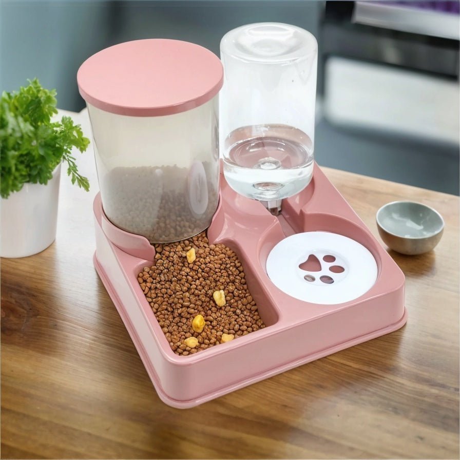 Distributeur de croquettes pour chat rose