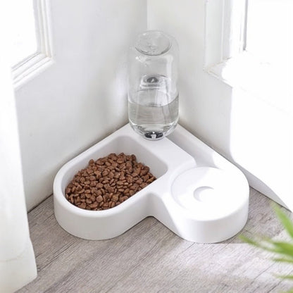 Distributeur eau chat angle mur