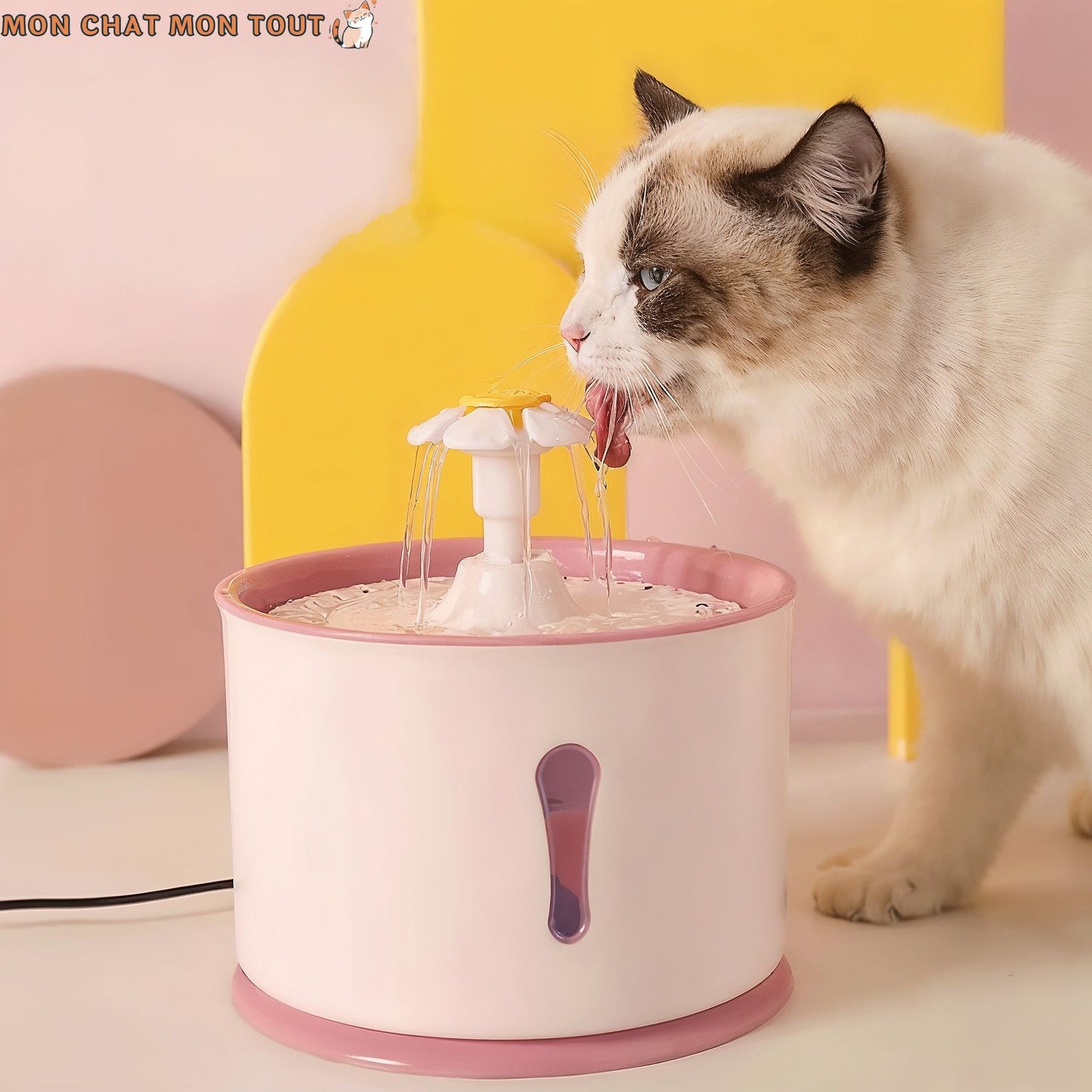 fontaine-a-eau-pour-chat-rose-boit